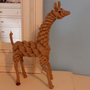 Rope giraffe